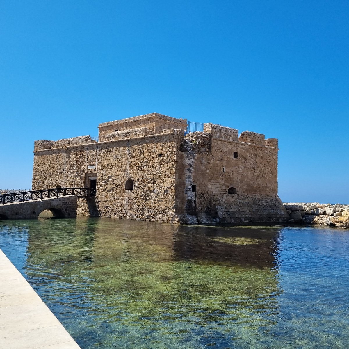 Paphos Coastal Villas: Understanding the Enduring Appeal to HNW Buyers